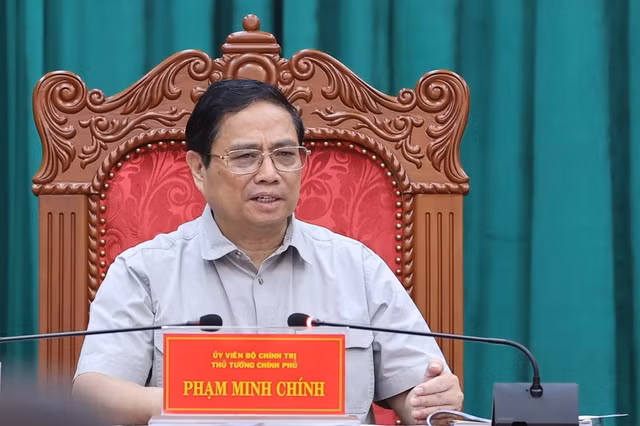 Thủ tướng Phạm Minh Chính cho ý kiến chỉ đạo với từng nội dung cụ thể tại buổi làm việc - Ảnh: VGP/Nhật Bắc Thủ tướng Phạm Minh Chính cho ý kiến chỉ đạo với từng nội dung cụ thể tại buổi làm việc - Ảnh: VGP/Nhật Bắc