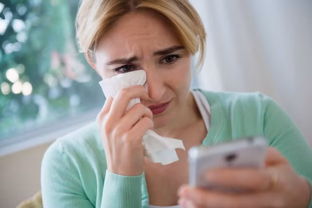 Dọn đến chung sống với tình cũ, chồng nhắn tin đề nghị vợ “từ nay chớ làm phiền“