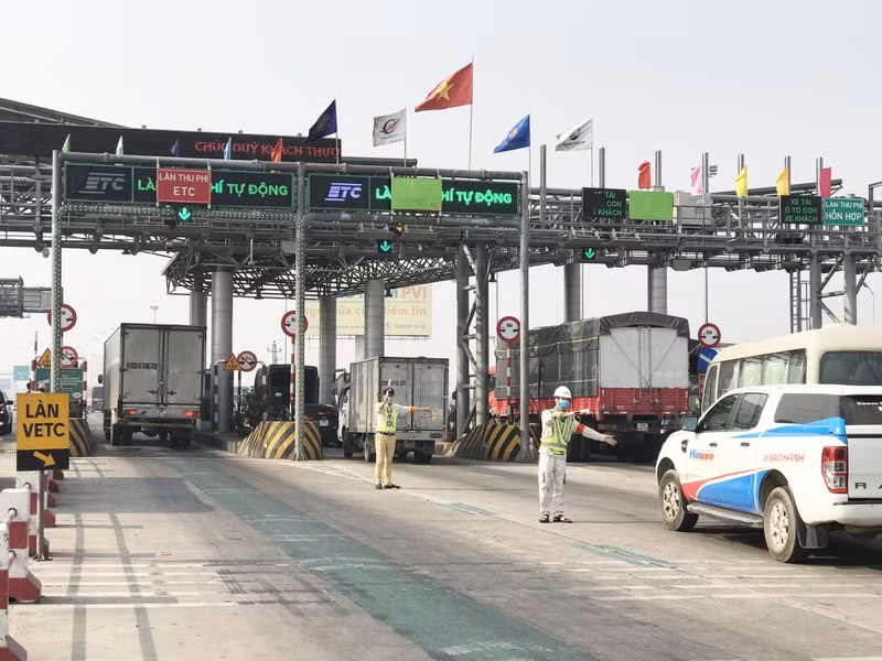 Phó Thủ tướng đề nghị Bộ GTVT phân tích thực trạng, khó khăn, vướng mắc và đánh giá khả năng hoàn thành đối với việc triển khai hệ thống ETC.