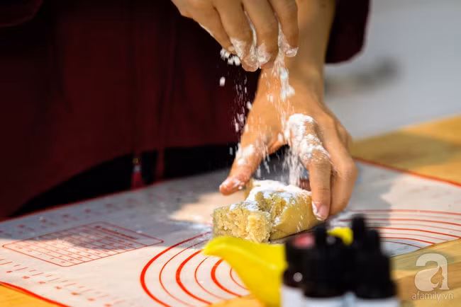 Một ngày cảm thấy hết duyên, nữ kiến trúc sư nghỉ việc ở nhà làm bánh Trung thu 3D lãi cả trăm triệu/tháng, đào tạo hàng nghìn học viên - Ảnh 11.