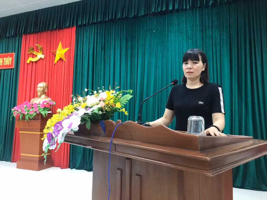 Bà Nguyễn Thị Nhung - Hiệu trưởng Trường THCS Thanh Thùy.