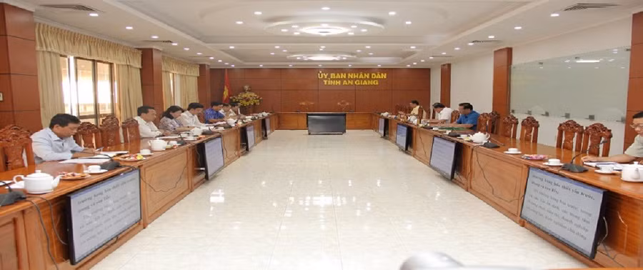 Quang cảnh cuộc họp đánh giá của UBND tỉnh sau tết (Cổng TTĐT An Giang).