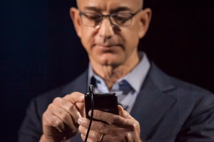 Tin nhắn ướt át tỉ phú giàu nhất thế giới Jeff Bezos gửi cho “kẻ thứ ba“