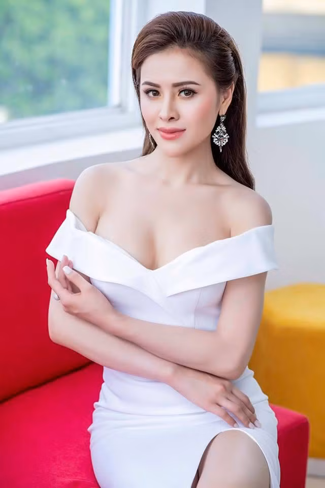 loi tran tinh va xin loi cua thu dung sau hanh dong gay buc xuc o le trao giai lon - 2