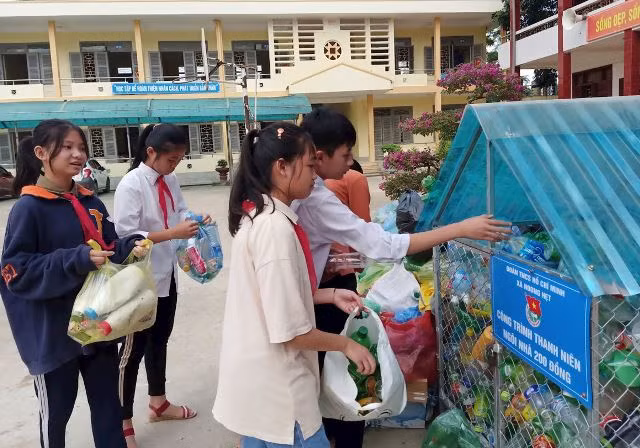 Đẩy mạnh tuyên truyền tác hại của rác thải nhựa trong trường học
