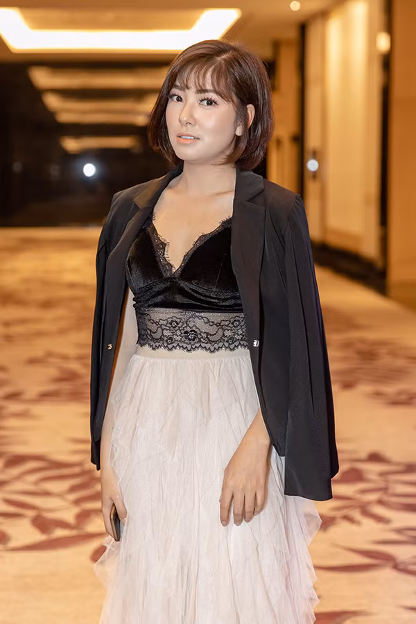 Huyền Trang là một trong số ít nữ diễn viên tham gia phim Mê cung. Cô vào vai Hiền - một chuyên viên khám nghiệm hiện trường, tính tình nền nã, tỉ mỉ và chu đáo.