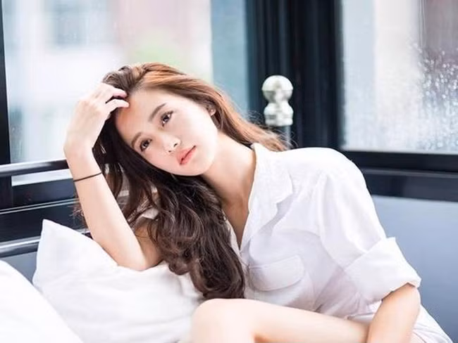 Yêu thiếu gia giàu có, đến ngày đính hôn 10 siêu xe nhà trai tới nhưng khi mở sính lễ ra thì ai cũng kinh ngạc - Ảnh 2.