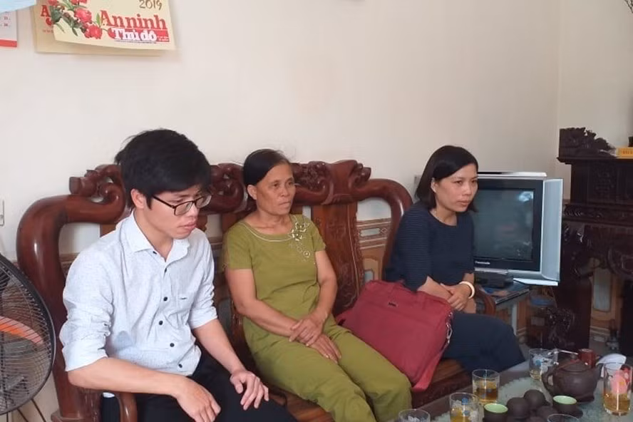 Dạy học cả chục năm, lương giáo viên hợp đồng ở huyện Mỹ Đức chỉ 1,2 triệu đồng. Ảnh: PV.