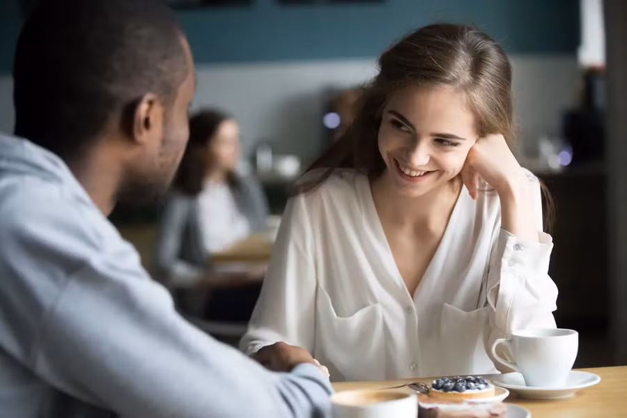 Bạn không cần phải đợi 5 năm để nhận ra rằng mình xứng đáng với những điều tốt đẹp hơn. (Ảnh: ITN).