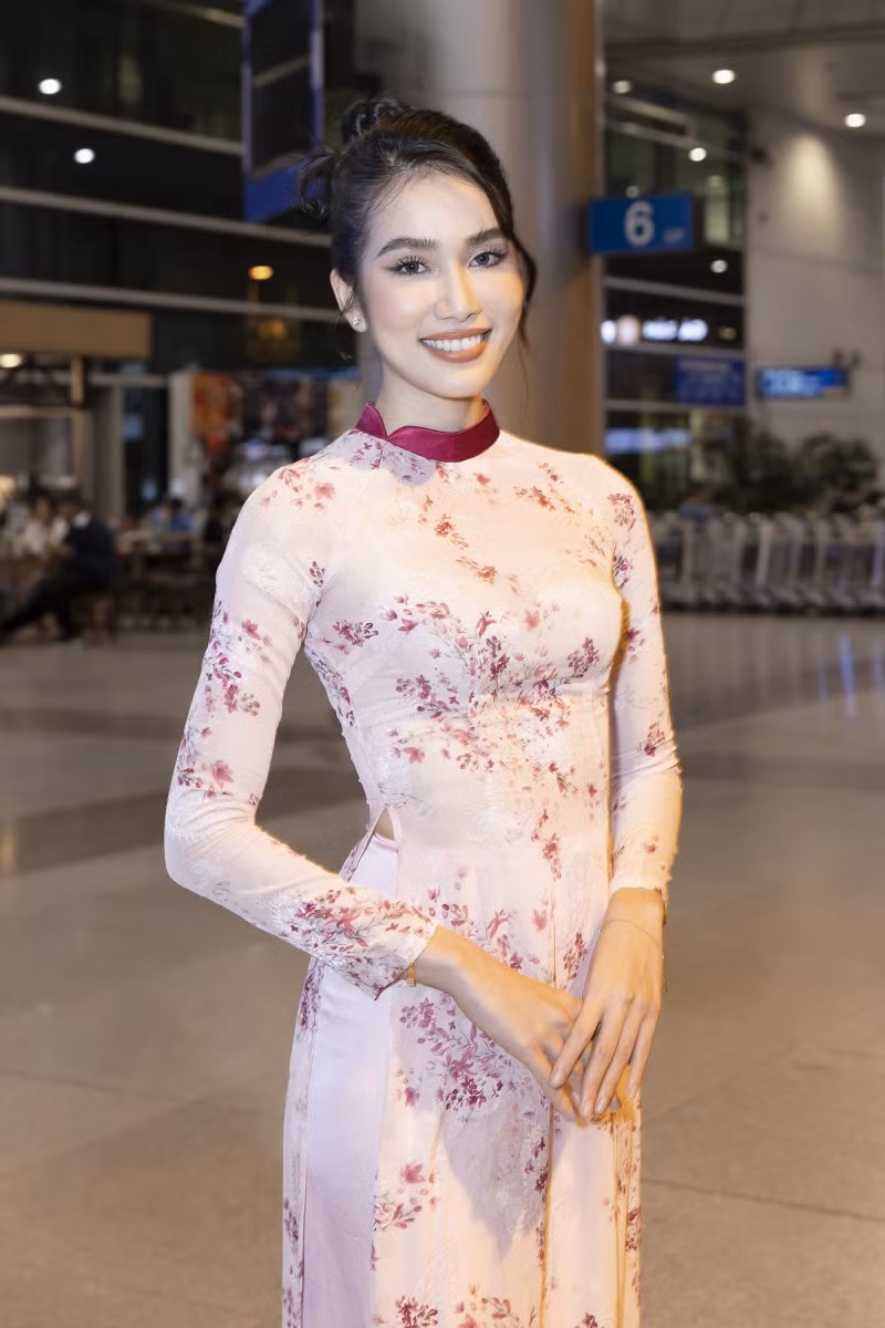 Á hậu Phương Anh.