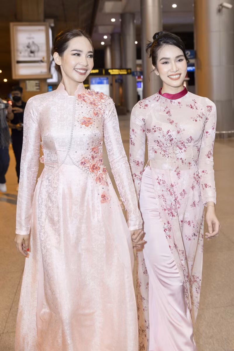 Phương Anh và Sireethorn Leearamwat khoe nhan sắc "một chín một mười" khi chung khung hình.
