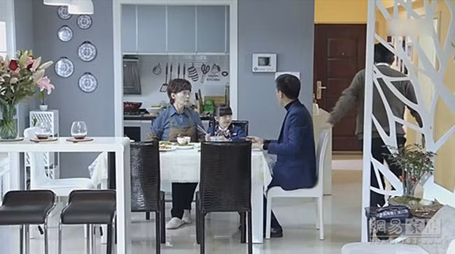 nghich dai ly di gia de mua can ho, chong dau kho nhin hon nhan tan vo that - 6