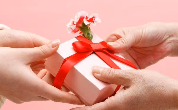 Quà tặng và cách tặng quà