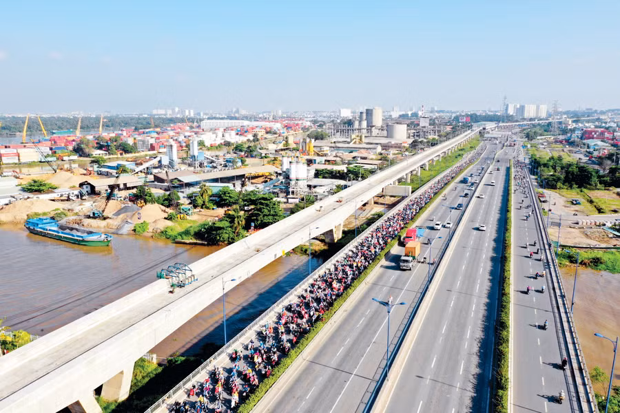 Cận cảnh công trình metro đầu tiên của TP.HCM ảnh 1 Cận cảnh công trình metro đầu tiên của TP.HCM ảnh 1