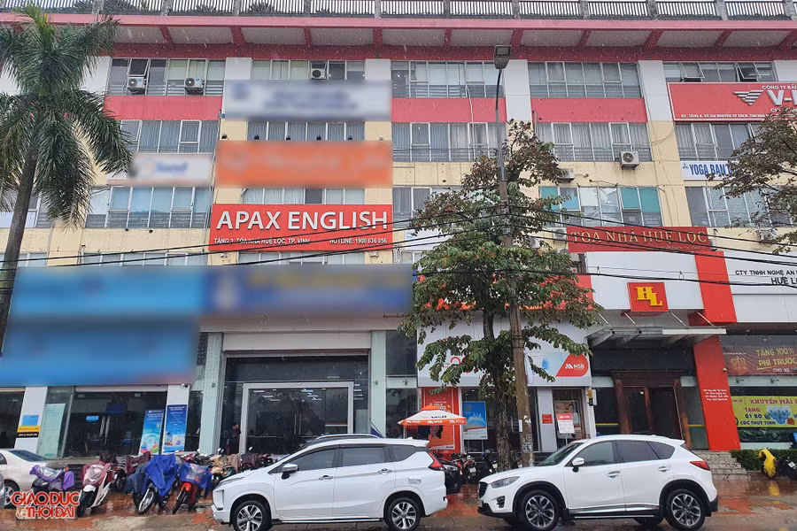 Tại Nghệ An, Công ty Apax từng có 3 trung tâm Apax Leaders, nhưng hiện nay 2/3 trung tâm đang tạm dừng hoạt động, học sinh được chuyển về Apax Leaders Vinh 2 học tập.