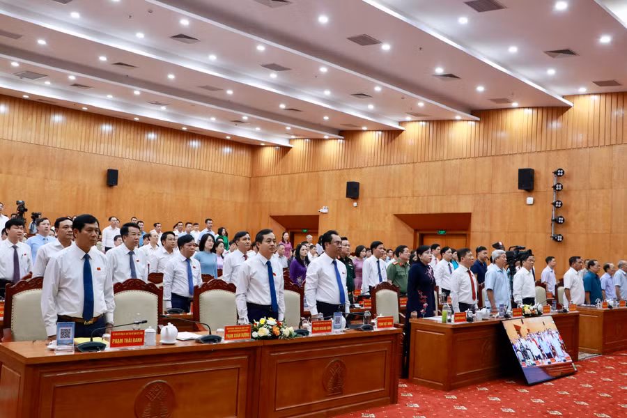 Các đại biểu tham dự kỳ họp.