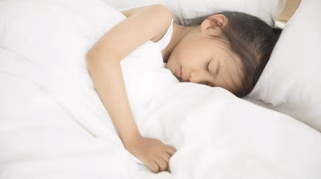 Cho trẻ ngủ sau giờ này mỗi tối, nguy hại khôn lường ảnh 1 ngu sau gio nay moi toi, tre phai don nhan nhung moi nguy hai khon luong - 1