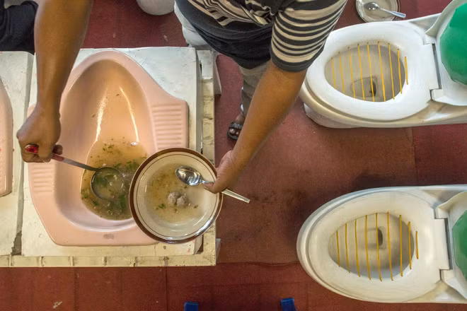 Những đĩa đựng thức ăn “sai quá sai” của các nhà hàng khiến thực khách chỉ biết câm nín - Ảnh 23.