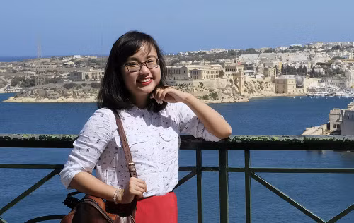 Chị Nguyễn Thị Nguyệt Minh trong chuyến đi tới đảo quốc Malta. Ảnh:&nbsp;NVCC