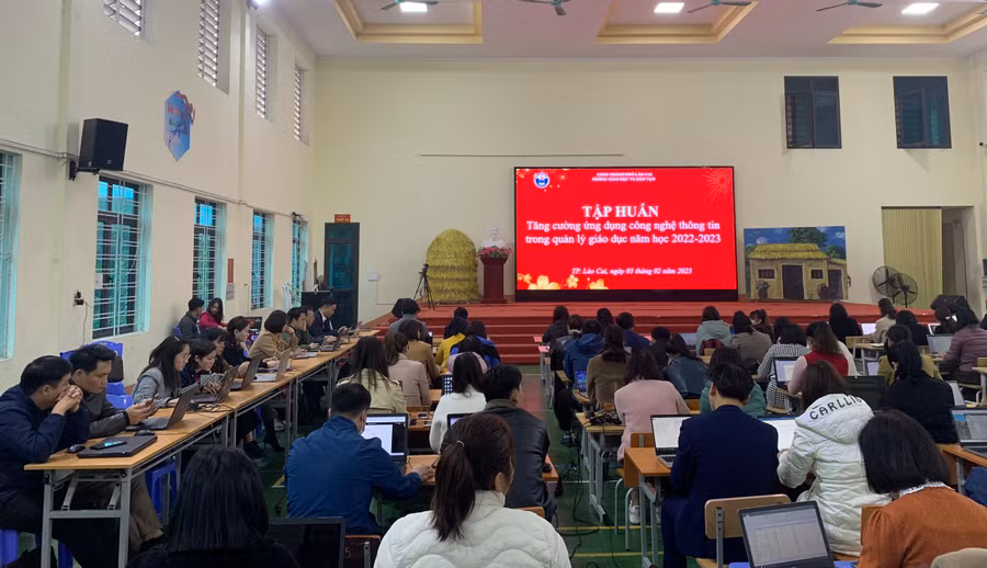 Quang cảnh buổi tập huấn.