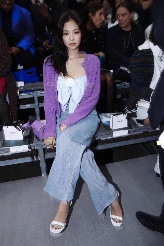 "Mặc nhầm đồ" khi dự Paris Fashion Week 2019, Jennie BlackPink nhận mưa lời chê ảnh 4