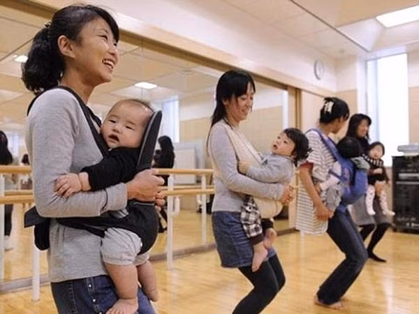 Trẻ em Nhật luôn an toàn, tự lập nhờ được mẹ rèn 7 kỹ năng này từ khi lọt lòng ảnh 2