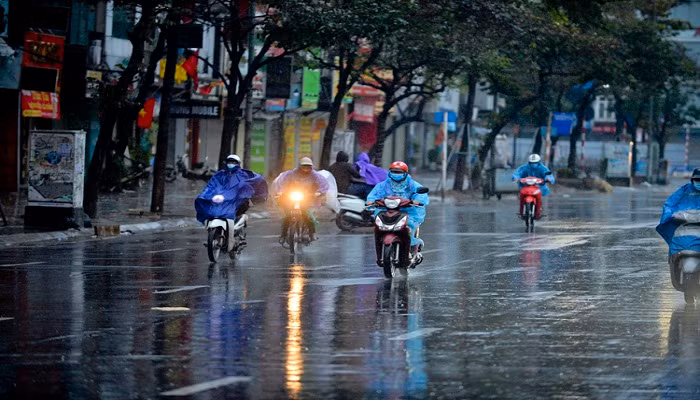 Thời tiết cuối tuần Bắc Bộ, Nam Bộ có mưa dông, Trung Bộ nắng gắt
