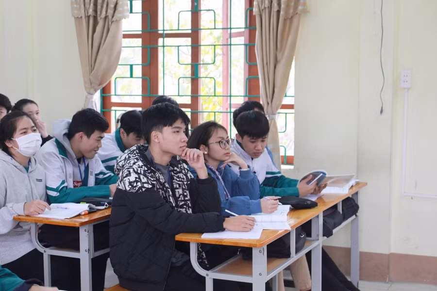 Năm học 2021 – 2022, trường THPT Dương Tự Minh, TP Thái Nguyên có tỷ lệ đỗ tốt nghiệp THPT là 98,65%. Năm học 2021 – 2022, trường THPT Dương Tự Minh, TP Thái Nguyên có tỷ lệ đỗ tốt nghiệp THPT là 98,65%.