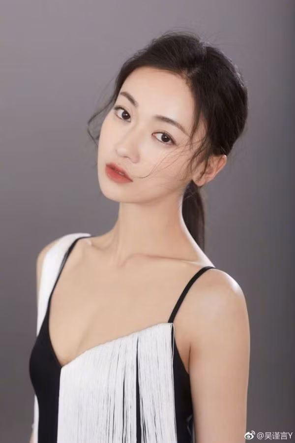 Ngô Cẩn Ngôn bị thất sủng, Vu Chính đưa người mới vào vai nữ chính "Diên Hi công lược 2"? ảnh 5 Ngô Cẩn Ngôn bị thất sủng, Vu Chính đưa người mới trở thành nữ chính trong Diên Hi công lược 2? ảnh 5