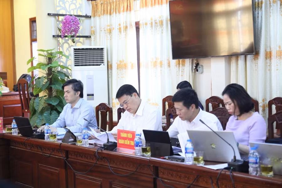 Đoàn công tác Bộ GD&amp;ĐT làm việc tại Sở GD&amp;ĐT Điện Biên.