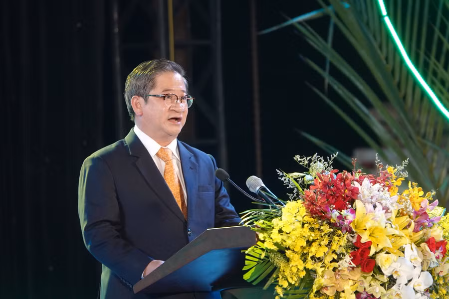 Ông Trần Việt Trường, Chủ tịch UBND Thành phố Cần Thơ tuyên bố khai mạc Liên hoan Đờn ca tài tử cấp quốc gia lần thứ III và Lễ hội Bánh dân gian Nam Bộ lần thứ IX – Cần Thơ năm 2022.