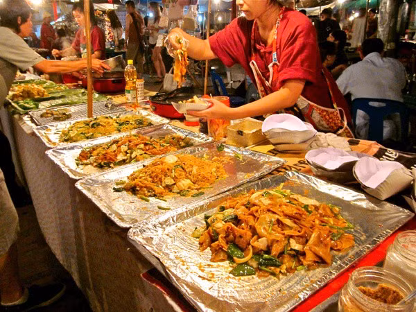 Ngộ độc thực phẩm mùa lễ hội: Cảnh báo ngộ độc thực phẩm mùa lễ hội - Ảnh 1.