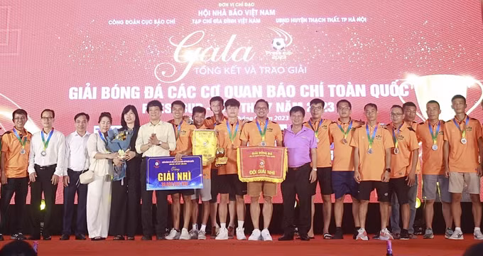CLB Phóng viên Đời sống xã hội giành giải Nhì tại Press Cup 2023.