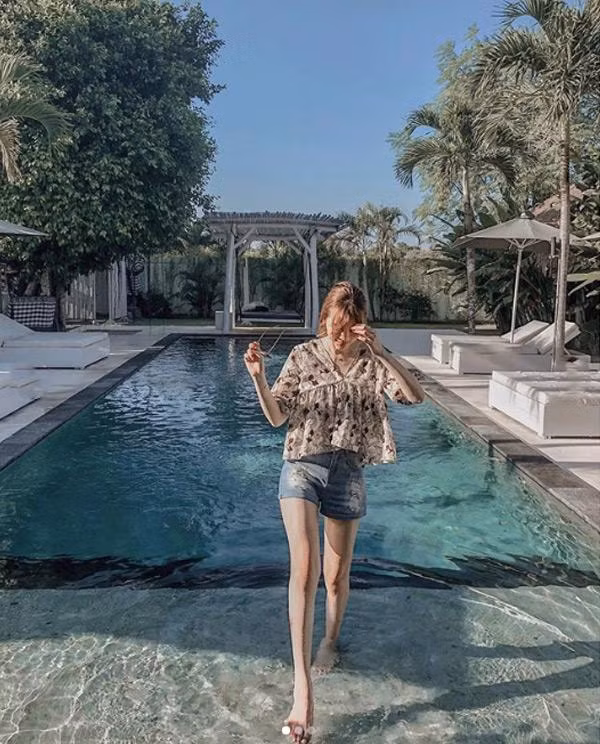 Chị em đi biển đừng quên thêm vào vali 4 món xinh xẻo này ảnh 9 mua du lich toi roi, chi em di bien dung quen them vao vali 4 mon xinh xeo nay - 9