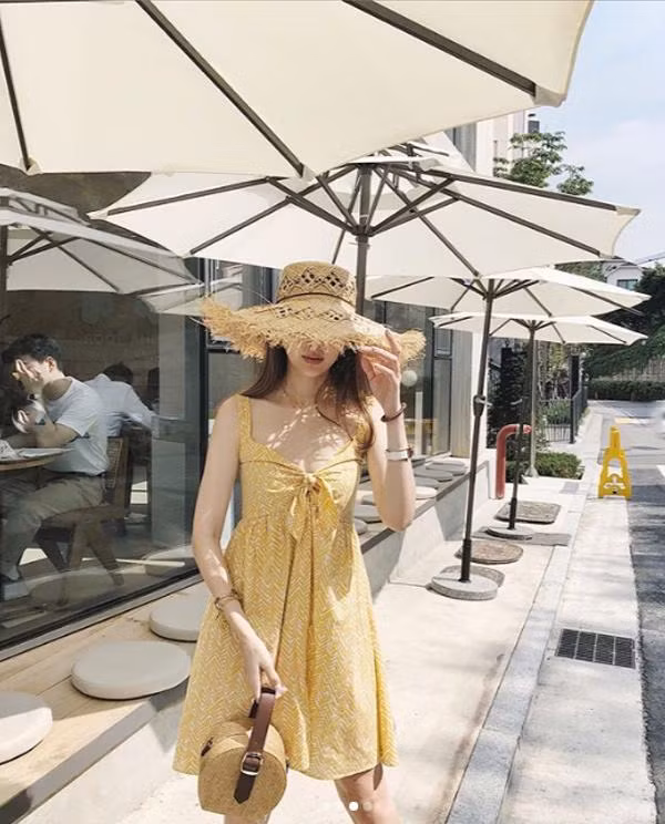 Chị em đi biển đừng quên thêm vào vali 4 món xinh xẻo này ảnh 16 mua du lich toi roi, chi em di bien dung quen them vao vali 4 mon xinh xeo nay - 16