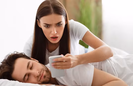 Không nên liên tục phàn nàn với bạn đời hoặc than vãn về mọi thứ tồi tệ như thế nào. (Ảnh: ITN).