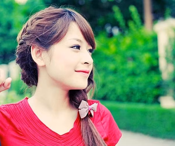 Gợi ý những kiểu tóc đơn giản giúp nàng đẹp long lanh trong đêm Trung thu ảnh 2 chang can cau ky, cac nang van dep long lanh trong dem trung thu nho kieu toc dung chuan - 3