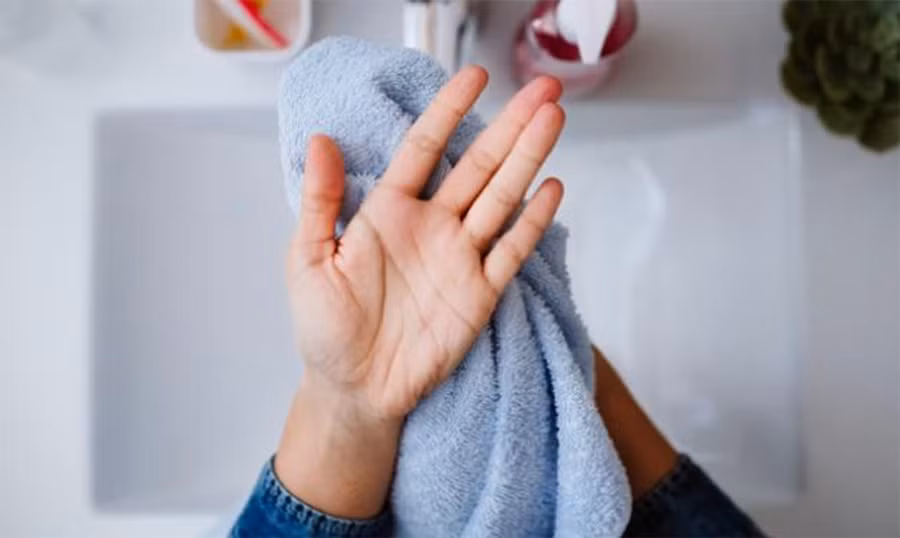 Bạn cần phải cực kỳ cẩn thận với chất tẩy rửa. (Ảnh: ITN)