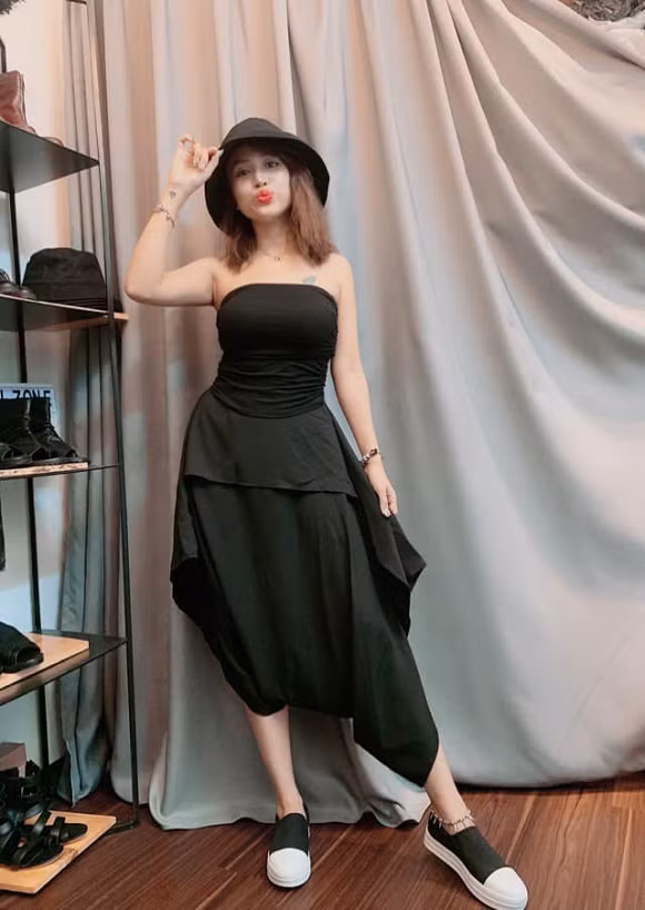 Ngưỡng mộ gu thời trang tinh tế của nhóm bạn thân Vân Hugo, Lã Thanh Huyền ảnh 21 Empty