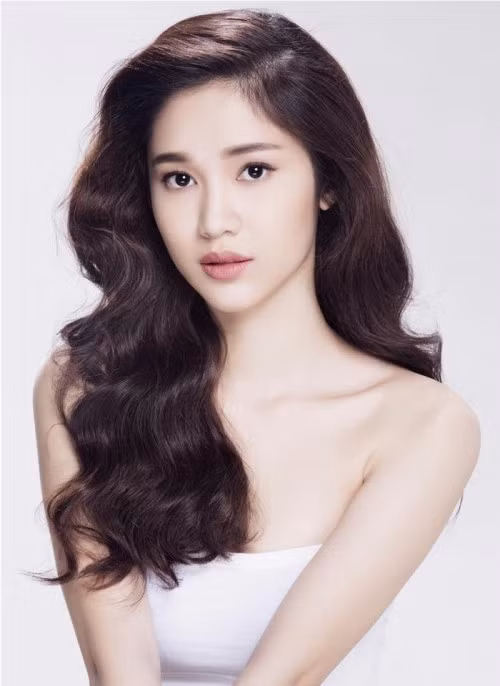 “Bản sao Ngọc Trinh” trở lại điện ảnh với Hạ cuối tình đầu ảnh 1