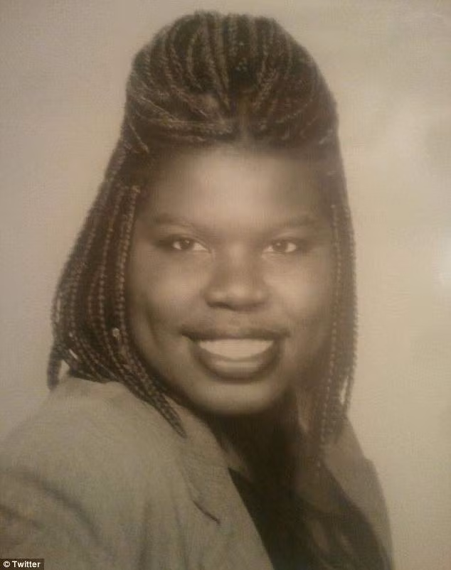  Leslie Jones 