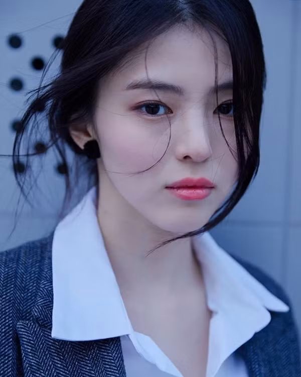 Lộ diện "tiểu mỹ nhân" sở hữu nhan sắc đẹp lấn át Song Hye Kyo ảnh 4