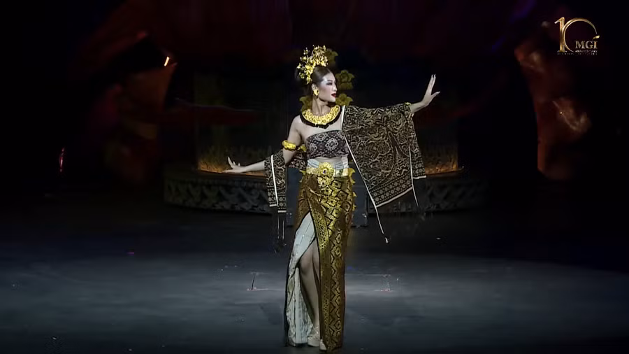 Hoa hậu Đoàn Thiên Ân.