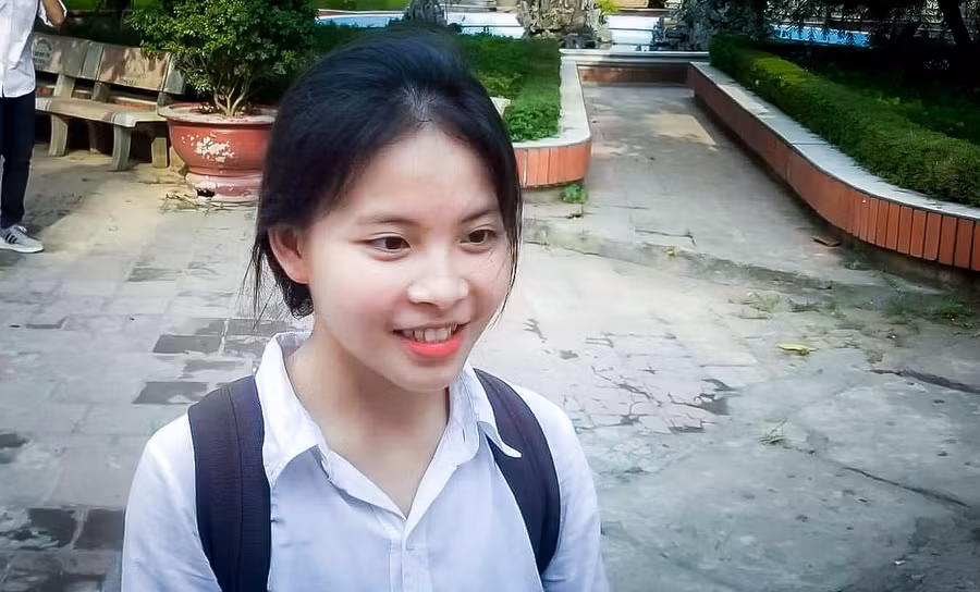 Thí sinh Trần Phương Lan chia sẻ về bài thi của mình. Thí sinh Trần Phương Lan chia sẻ về bài thi của mình.