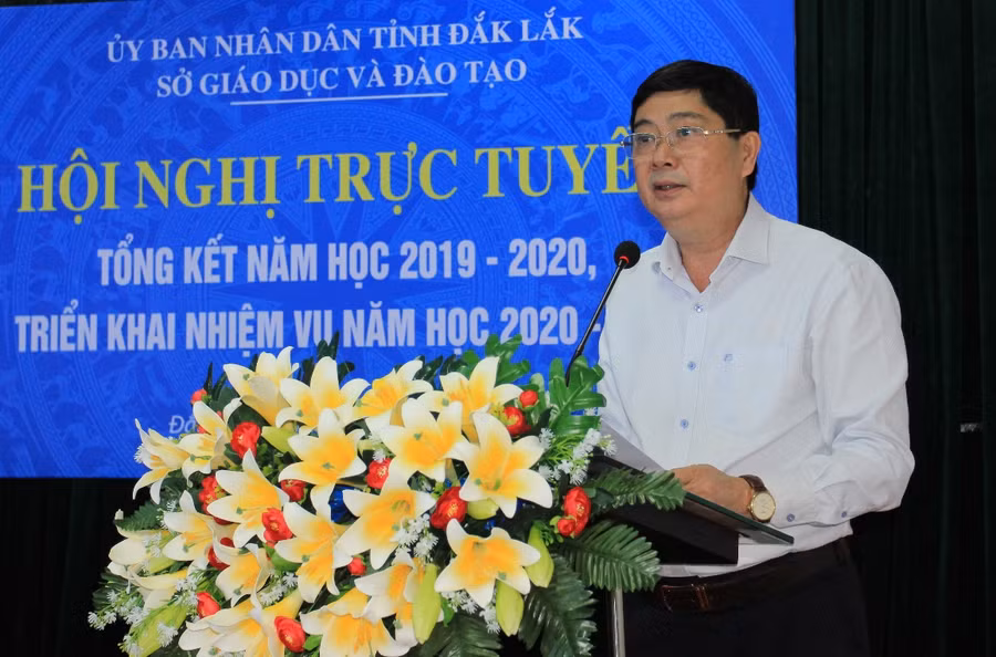 Giám đốc Sở GD&amp;ĐT Phạm Đăng Khoa phát biểu khai mạc Hội nghị tại đầu cầu Sở GD&amp;ĐT