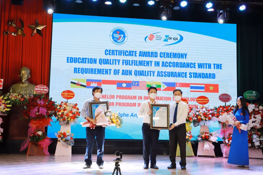 Ngành sư phạm Toán học đạt tiêu chuẩn kiểm định chất lượng giáo dục AUN-QA.