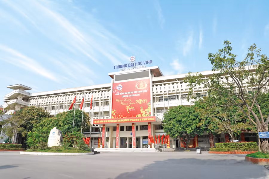 Trường đại học Vinh.