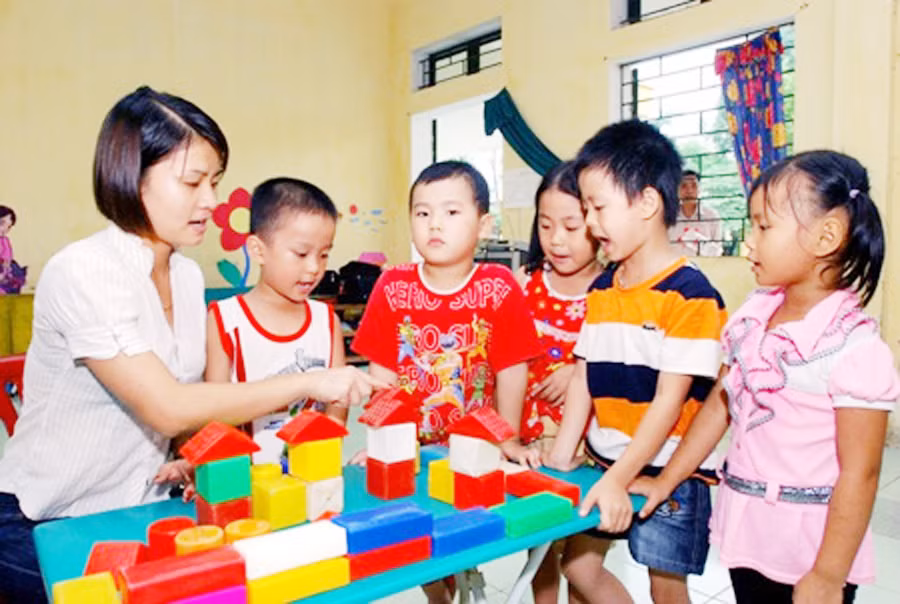 Cần hành lang pháp lý tạo động lực cho người làm công tác GD