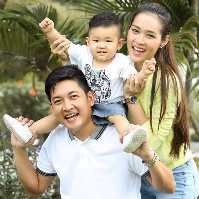 Cuộc sống làm mẹ đơn thân ít ai ngờ của mỹ nhân Việt lấy chồng giàu có năm 19 tuổi ảnh 1 cuoc song lam me don than day bat ngo cua my nhan viet lay chong giau co nam 19 tuoi - 1