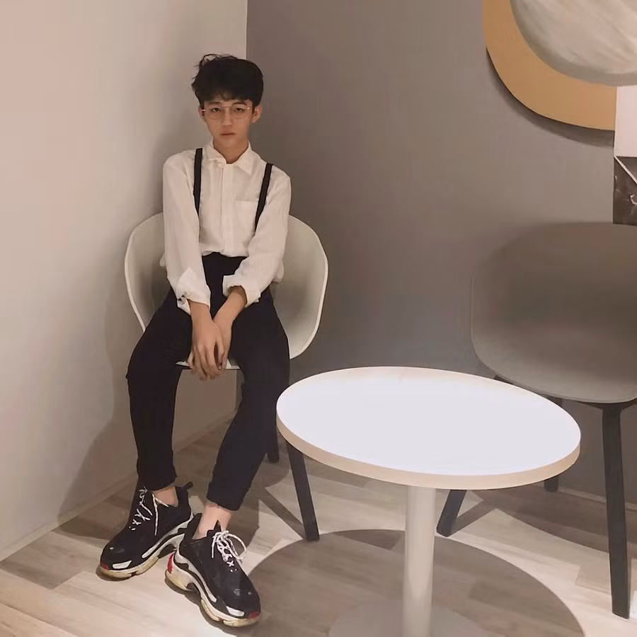 Hội con nhà giàu Việt đón chào thành viên mới: 15 tuổi đã cực kì bảnh bao, đẹp trai như idol Hàn Quốc - Ảnh 4. Hội con nhà giàu Việt đón chào thành viên mới: 15 tuổi đã cực kì bảnh bao, đẹp trai như idol Hàn Quốc - Ảnh 4.